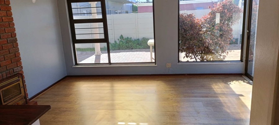 5 Bedroom Property for Sale in Table View Western Cape